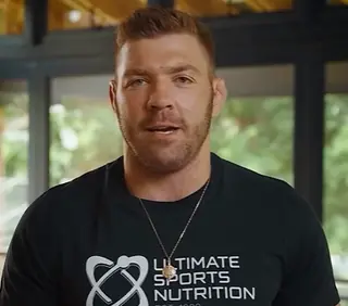 «Хотел драться с Чимаевым, но...» Чемпион UFC объяснил выбор соперника