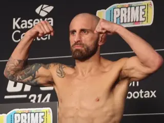 Волкановски, Лопес, Пимблетт и Чендлер взвесились перед UFC 314: результаты и видео
