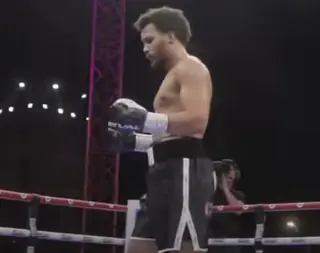 Ого! 19-летний Итаума запросил бой с Паркером