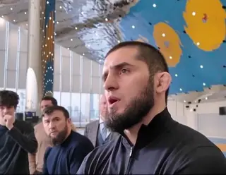 Моралес намного опаснее Топурии — Махачев