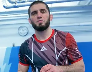 Махачев отказался драться на UFC 324