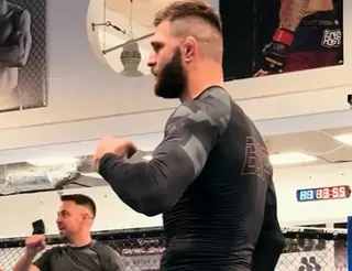 Назван боец, который заменит Анкалаева или Перейру на UFC 320 в случае форс-мажора