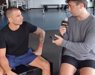 Самый долгоиграющий чемпион UFC нацелен побить рекорд легенды