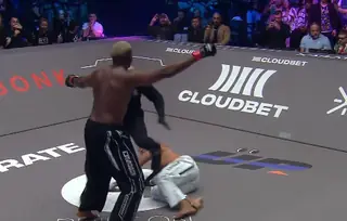 Уволенный из UFC боец одержал третью кряду победу за считанные секунды: видео