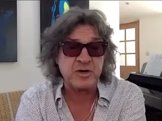 «Усик нокаутировал бы его левой». Эксперт о бое против Джейка Пола в клетке