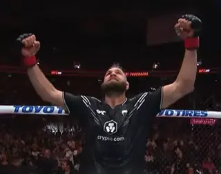 Прохазка остановил Хилла в яркой битве экс-чемпионов на UFC 311
