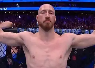 Адесанью жёстко забили в мейнивенте UFC Сиэтл