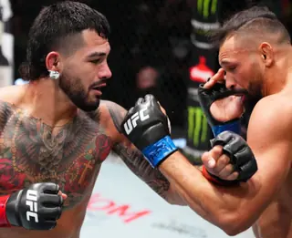 Эрнандес не заметил Перейру. Все результаты турнира UFC Fight Night 245