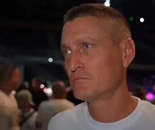 «Если бы Усик хотел сохранить свои титулы…» Промоутер Паркера о бое с украинцем