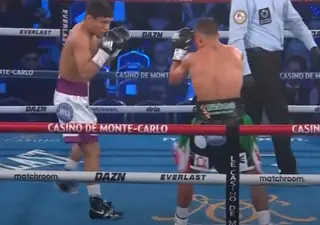 Ахмадалиев побил Эспиносу и стал получемпионом: видео