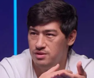 Обозреватель бокса жёстко раскритиковал Бивола: «Я же вам говорил…»