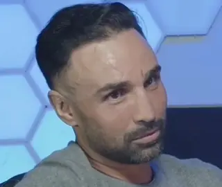 Внезапно. Малиньяджи мог заменить Чарло в шоу Цзю-Спенс