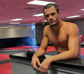 Двалишвили скоро попрощается с титулом? Прогноз чемпиона Bellator Усмана Нурмагомедова