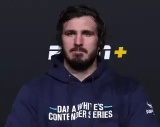 Обидчик Перейры Вахитов победил нокаутом и завоевал контракт с UFC: видео
