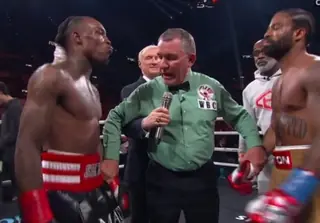 Кринж-бой от WBC. Фултон и Фостер разыграли полутитул: видео