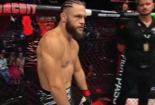 Физиев победил Бахамондеса на турнире UFC в Баку