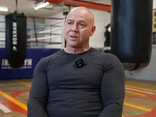 «Кроуфорд не побил бы Бивола». Британский тренер о поражении Канело