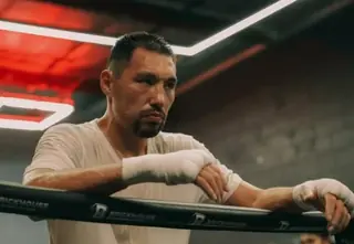 У Алимханулы отобрали чемпионский пояс 