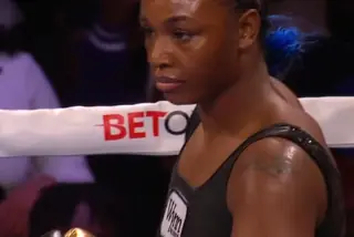 Невероятная Шилдс стала абсолютной чемпионкой хэвивейта: видео