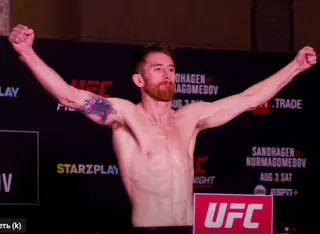 Состоялось взвешивание UFC Абу-Даби Нурмагомедов-Сэндхаген: цифры с весов, видео