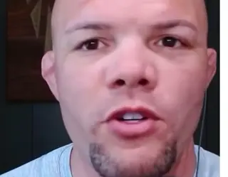 Экс-претендент UFC Смит арестован. Обвиняют в «угрозах террористического характера»