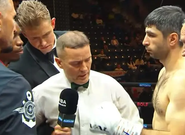 Мусаев отобрал чемпионский титул у Мбенге