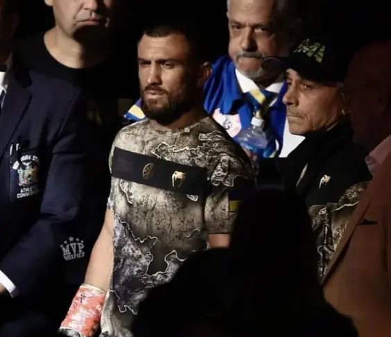 В IBF приняли решение по статусу Ломаченко