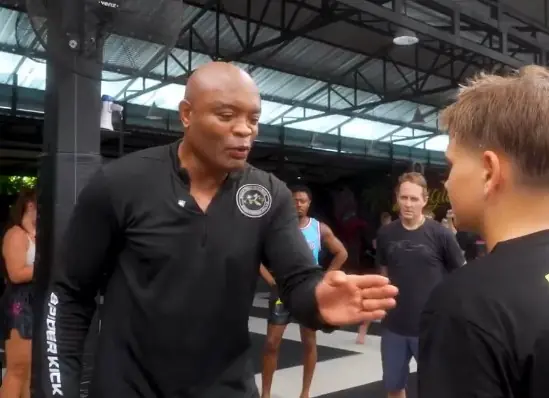 Трилогия, которую никто не просил. Легенды UFC подерутся по правилам бокса