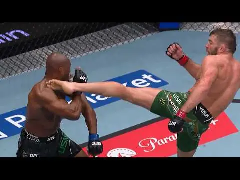 Дю Плесси разгромил Усмана. Видео лучших моментов UFC Fight Night 281