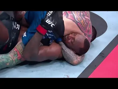Брэди задушил Эдвардса. Видео лучших моментов UFC Fight Night 255