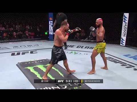 Ян побил Фигередо. Видео лучших моментов UFC Fight Night 248