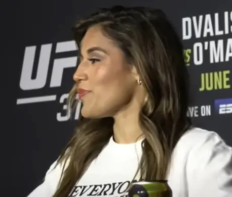 «Брат, тебя ограбили!» Мухаммада засудили, считает чемпионка UFC