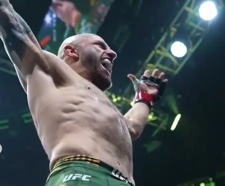 Повторение пройденного. Обзор UFC 325