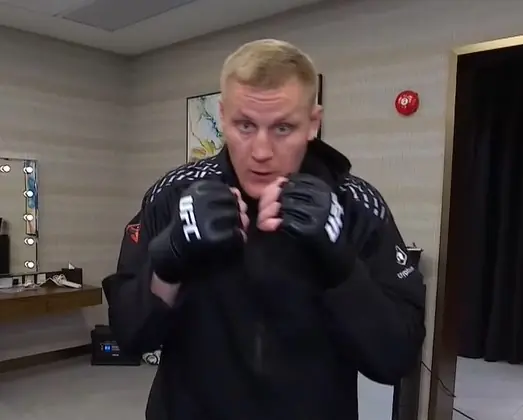Павлович уничтожил Тейшейру на UFC в Макао