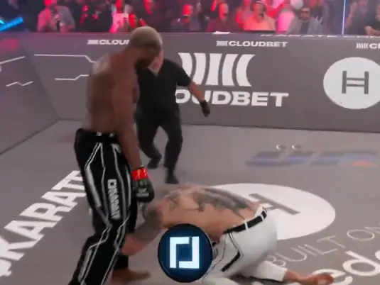 Уволенный из UFC боец победил нокаутом на 4-й секунде боя: видео