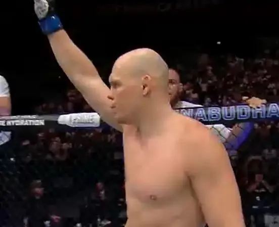 Гуськов уничтожил Крылова на UFC on ABC 9